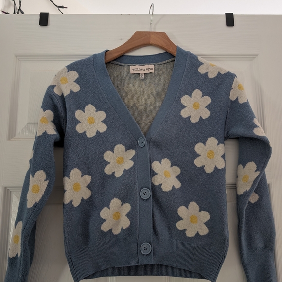 Willow & Wind Blue Daisy Cardigan - Picture 1 of 2